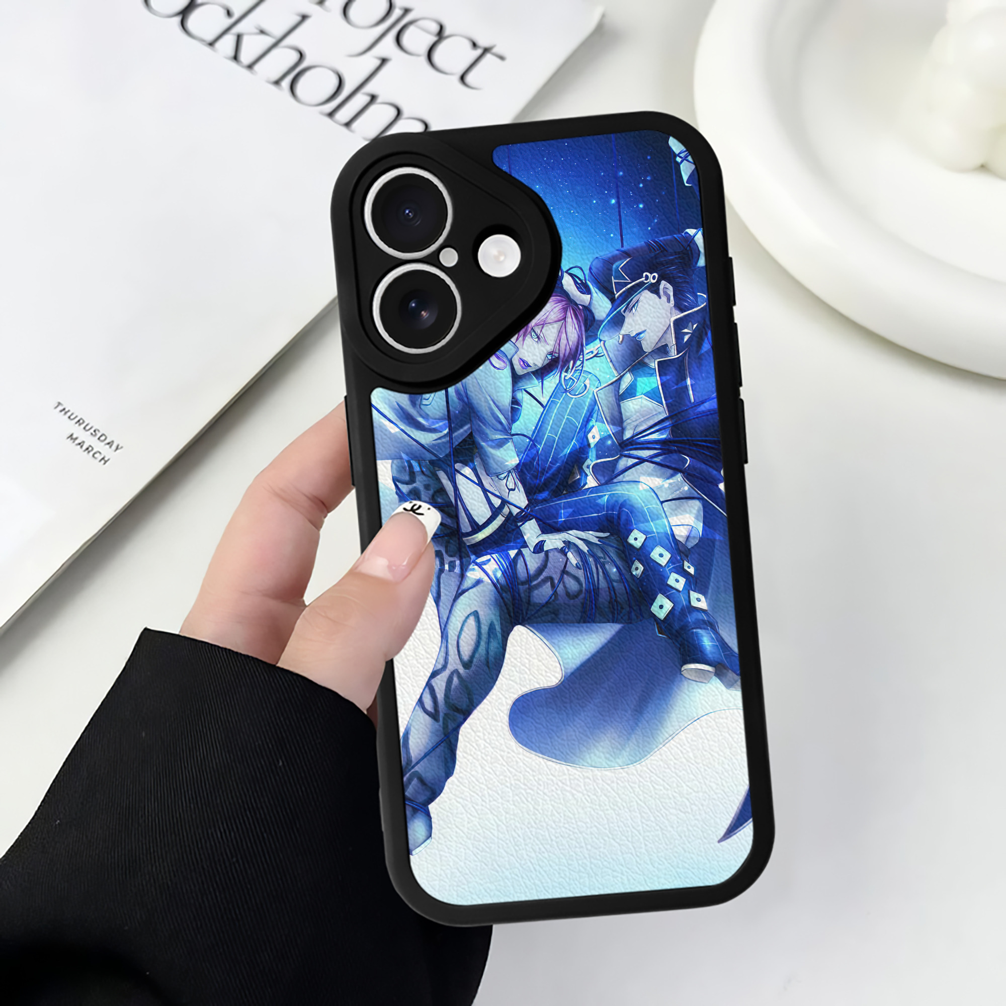 （画像用） ジョジョの奇妙な冒険 JoJo's Bizarre Adventure 【iPhone 16シリーズ対応】シリコンスマホケース（レザー調） 材質：シリコン
